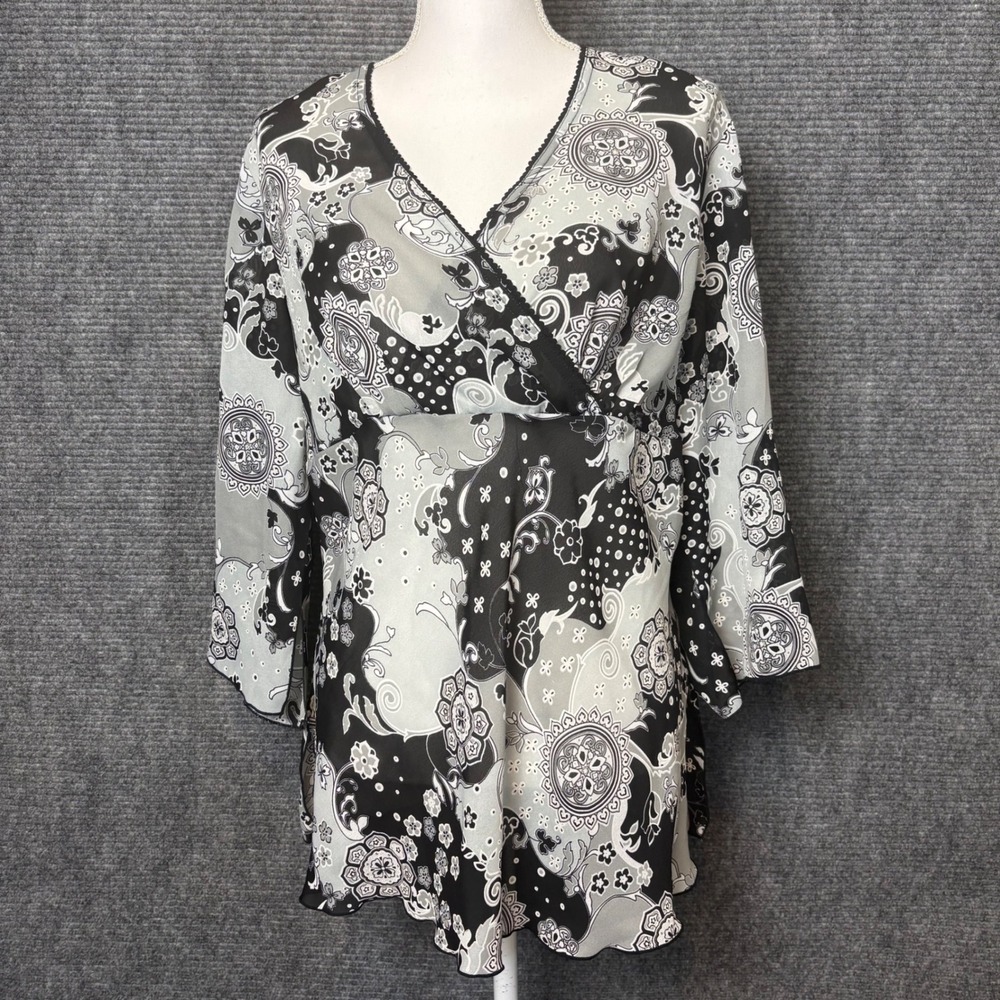 Manhattan Girl Paisley Bell Sleeve Surplice Blouse Plus 16W Black Gray